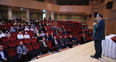 PROF. DR. MUSTAFA KARATAŞ'TAN HZ. PEYGAMBERİN ÖRNEKLİĞİ VE ŞAHSİYETİ KONFERANSI