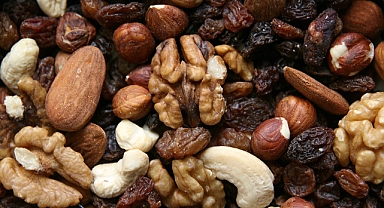 Yılbaşı’nda Kuruyemiş Seçimi: Lezzetli ve Sağlıklı Tercihler İçin Püf Noktaları