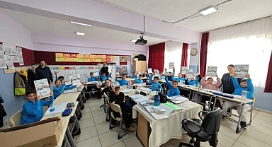 Babaeski Mimar Sinan İlkokulu’nda Diyanet Çocuk Takvimi Dağıtıldı