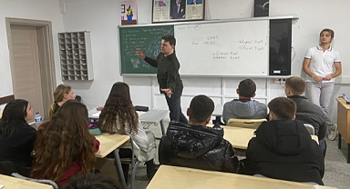 Babaeskili Yazar Oktay Çınar, Atatürk Anadolu Lisesi'nde Öğrencilerle Buluştu