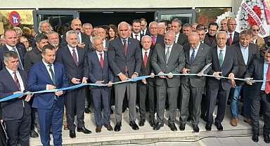 Bakan Ersoy: Gözümüzün önünde insanlık tarihinin en acı olayları yaşanıyor