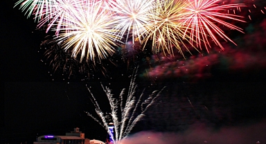 Dünya’da Yılbaşı Kutlamaları: Kültürlere Göre Değişen Gelenekler