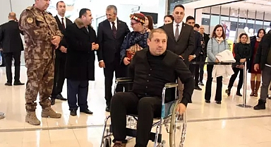 Edirne'de vatandaşlar, bedensel engellilerin yaşadığı zorlukları deneyimledi