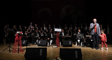 Kırklareli Belediyesi Kültür Merkezi'nde Kış Konseri Coşkusu