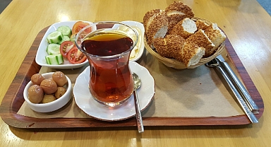 Kış Mevsiminde Kahvaltı Keyfi: Simitin Vazgeçilmez Lezzeti