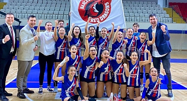 Lüleburgaz Bahçeşehir Koleji Yıldız Kız Voleybol Takımı Finale Yükseldi!