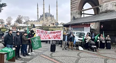 Suriyelilerden baklavalı, lokumlu kutlama