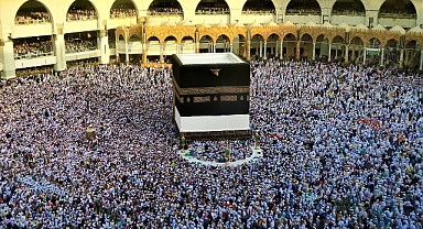 Üç Aylar Ne Zaman Başlıyor? Regaib Kandili ile Yeni Bir Manevi Yolculuk!