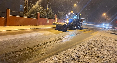 BAŞKAN GENCAN AKIN: ”HAVA ŞARTLARI NORMALE DÖNENE KADAR EKİPLERİMİZ GECE-GÜNDÜZ SAHADA OLACAK.”