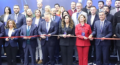 DİJİTAL GENÇLİK MERKEZİ AÇILDI