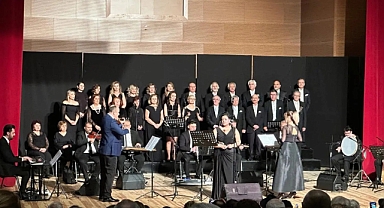 EDİRNE BELEDİYESİ TÜRK SANAT MÜZİĞİ TOPLULUĞU’NDAN YENİ YILA MERHABA KONSERİ