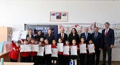 Kırklareli’nde Karne Sevinci: Vali Uğur Turan Öğrencilerle Birlikte