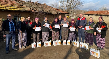 Kofçaz'da Kadın Üreticilere Sertifika ve Dezenfektan Dağıtımı Yapıldı