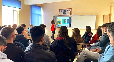 Lüleburgaz Atatürk Anadolu Lisesi'nde Bilinçli İnternet Kullanımı Eğitimi