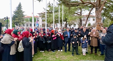 Vali Uğur Turan, Umre Yolcularını Kutsal Topraklara Uğurladı