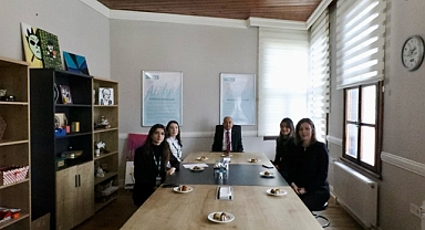 Vali Uğur Turan, Yeşilay Danışmanlık Merkezini Ziyaret Etti