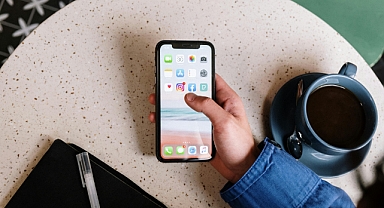 Yapay Zeka ve Sosyal Medya: Geleceğin Teknolojisi Nasıl Şekillenecek?