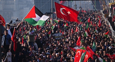 Yüzbinler Galata Köprüsü'nde Filistin İçin Buluştu