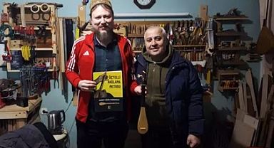 Amerikalı gitar virtüözü Gabriel, Yörük çalgısı 3 telli saz için Keşan'a geldi