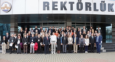 BAĞIMLILIKLA MÜCADELE UYGULAYICI EĞİTİMİNİ TAMAMLAYANLARA SERTİFİKALARI VERİLDİ