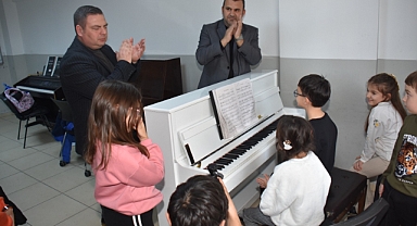 Belediye Başkanı Volkan Nallar Konservatuvar Öğrencilerini Ziyaret Etti