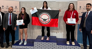 Derin Çelikkanat, Türk Devletleri Teşkilatı Yüzme Müsabakasında Türkiye 2.'si Oldu