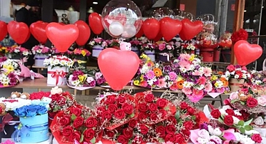 Edirne’de çiçekçilerden ‘14 Şubat’ mesaisi