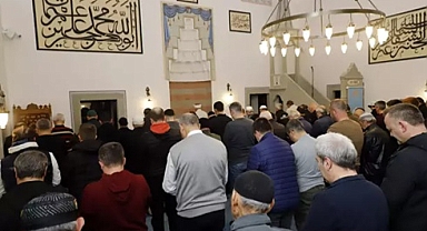 Keşan'da restorasyonun ardından 5 asırlık camide ilk teravih namazı kılındı