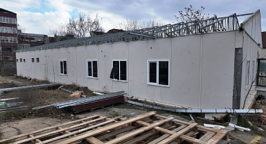 Mahalle Kreşi İçin Bağışlanan Prefabrik Yapıların Sökümüne Başlandı