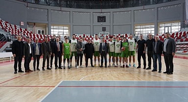 Ünlü teknik adamdan ÇBSK`ya moral ziyareti