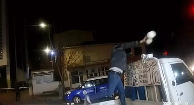 Zabıtanın satışına izin vermediği peynirleri kamyonetten attılar