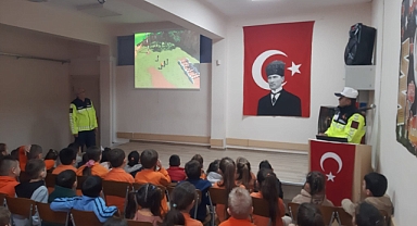 Alpullu Şeker İlköğretim Okulu'nda Öğrencilere Jandarmadan Trafik Eğitimi