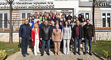 Aşevinde Sevgiyle Hazırlanıyor, Halk Sofralarında Vatandaşla Buluşuyor