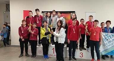 Babaeski Atatürk Ortaokulu, Satranç Turnuvasında İkinci Oldu