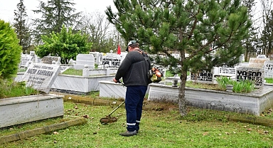 Babaeski’de Mezarlıklarda Bayram Öncesi Bakım Çalışmaları