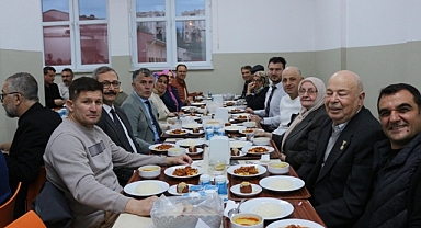 Babaeski Şehit Ersan Yenici Anadolu Lisesi'nden Kadir Gecesi'nde Anlamlı İftar Programı