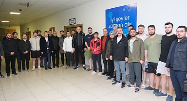 Başkan Derya Bulut, KYK Yurdunda Öğrencilerle Sahurda Buluştu