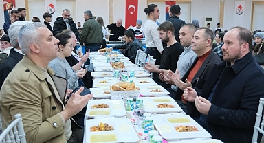 Başkan Derya Bulut, Pınar Mahallesi’nde Vatandaşlarla İftarda Buluştu