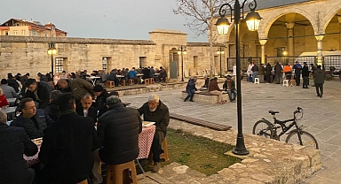 Cedid Ali Paşa Camisi'nde Birlik ve Dayanışma İçinde İftar Yapıldı