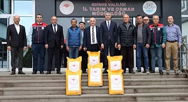 Edirne'de üreticilere yüzde 75 devlet destekli yerli hibrit ayçiçeği tohumu dağıtıldı
