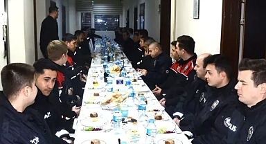 Emniyet Müdürü Çamuroğlu, Polis Merkezi Amirliği Personeliyle İftarda Bir Araya Geldi