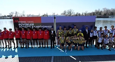 Fenerbahçe, Büyükler Türkiye Kürek Şampiyonası'nda takım halinde birinci oldu