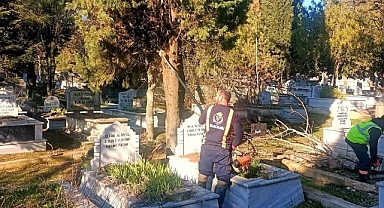 Kırklareli Belediyesi, Mezarlık Ziyaretleri İçin Hazırlık Yapıyor
