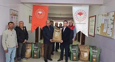 Kofçaz'da Çiftçilere Yerli ve Milli Ayçiçeği Tohumu Dağıtıldı