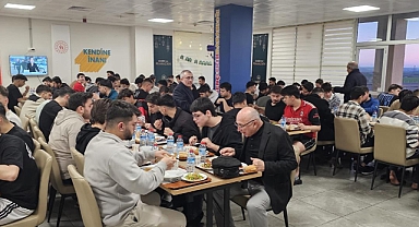 Lüleburgaz Kaymakamı Öğrencilerle İftar Sofrasında Bir Araya Geldi