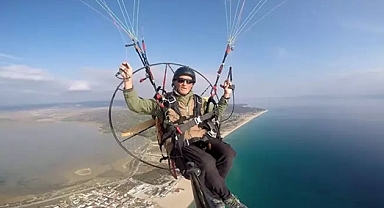 Paramotor pilotundan gökyüzünde ‘ramazan’ mesajı