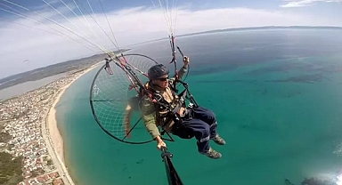Paramotorla 15 yıldır havadan çektiği görüntülerle bölgenin görsel arşivini tutuyor