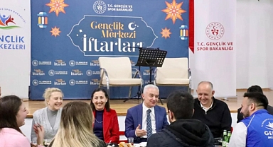 Vali Uğur Turan Gençlerle İftar Programında Buluştu 