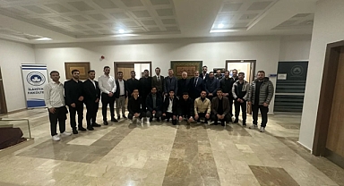 Vali Uğur Turan İlahiyat Fakültesi Öğrencileriyle Buluştu