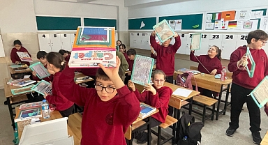 Babaeski’de Öğrenciler Geleneksel Kilim Dokuma Sanatını Öğrendi